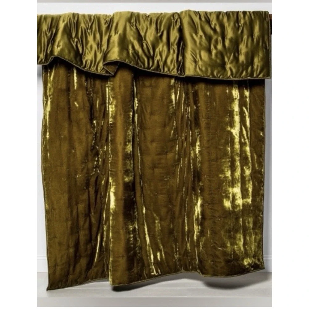 Opalhouse Crushed Velvet Tufted Bedding Comforter Moss Green SZ Queen